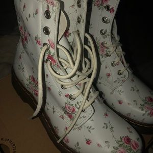 1460 White Floral Dr. Martens